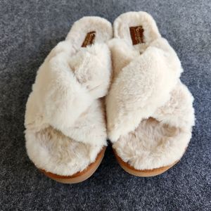 Koolaburra by Ugg Fuzz It slippers